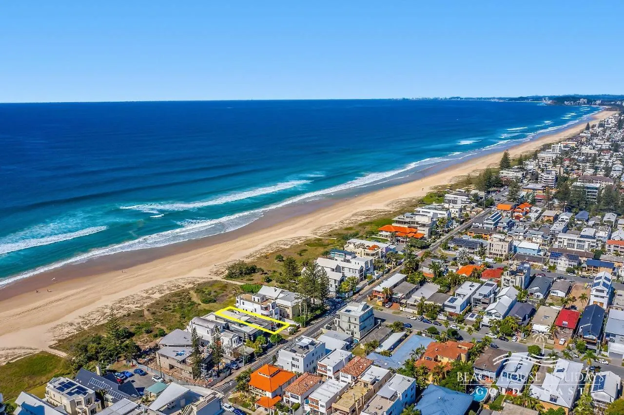 Vakantiehuis True Beachfront Beach House Gold Coast