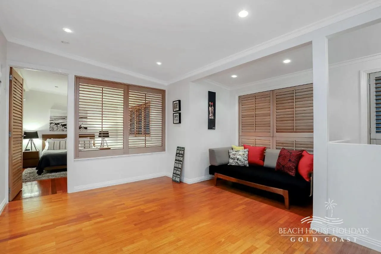 Vakantiehuis True Beachfront Beach House Gold Coast