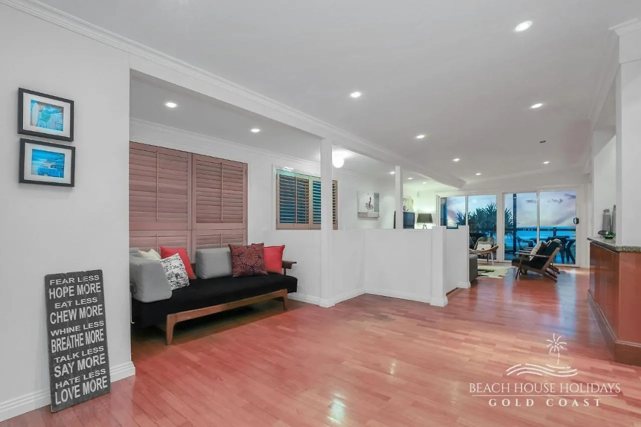 True Beachfront Beach House Gold Coast 0*,